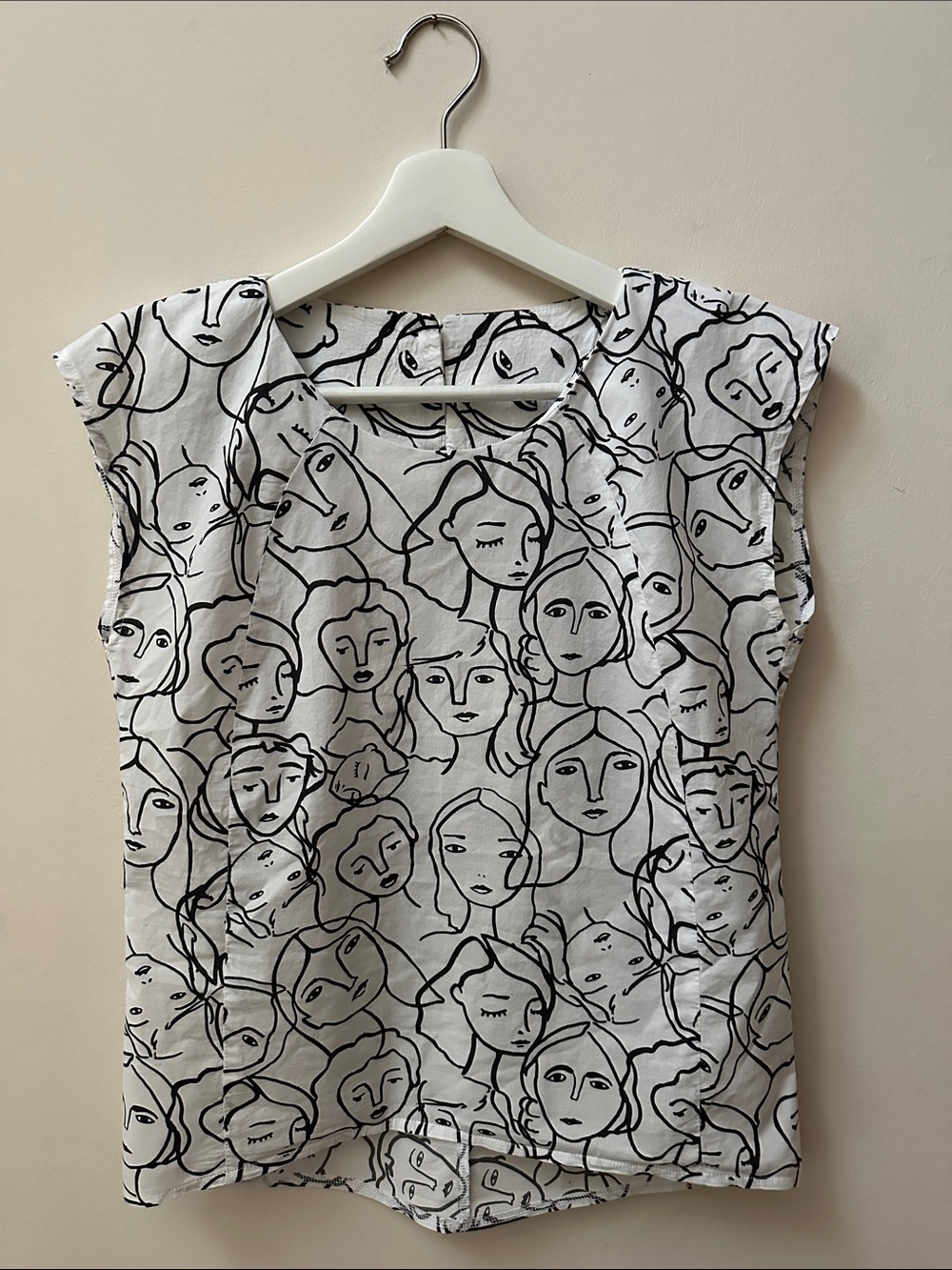 Women’s White & Black Graphic Face Print Cap Sleeve Top
